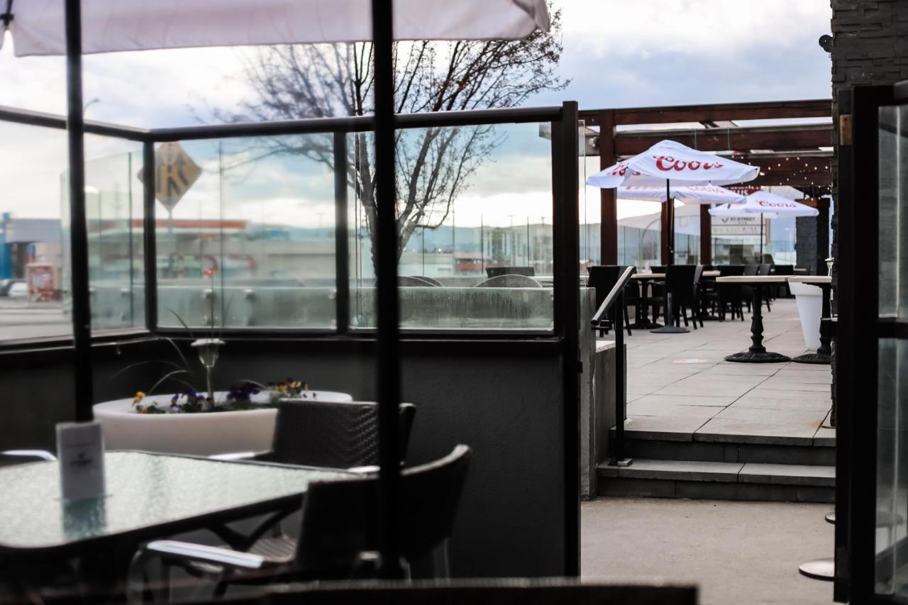 Best Western Plus Kelowna Hotel & Suites Esterno foto