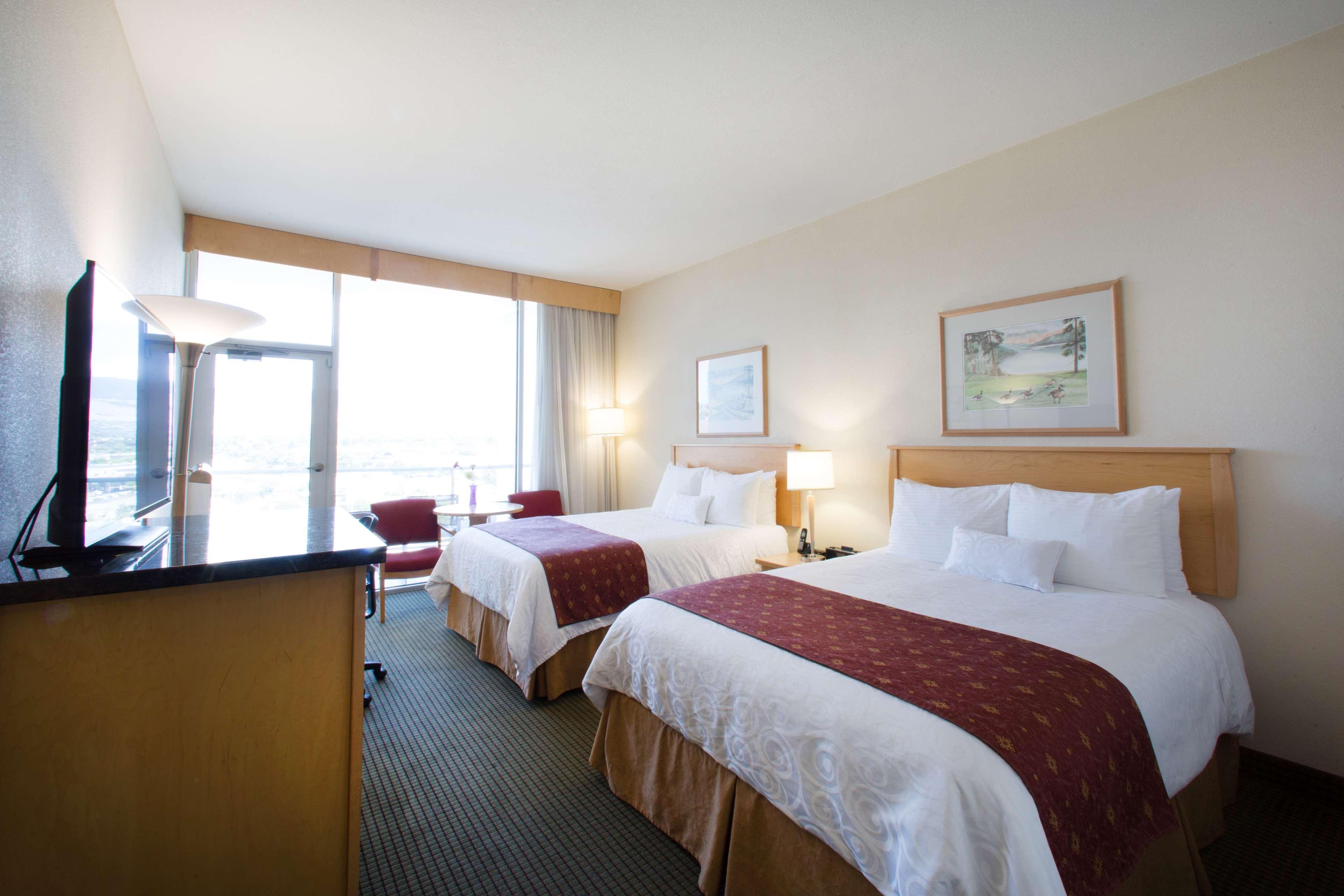 Best Western Plus Kelowna Hotel & Suites Esterno foto