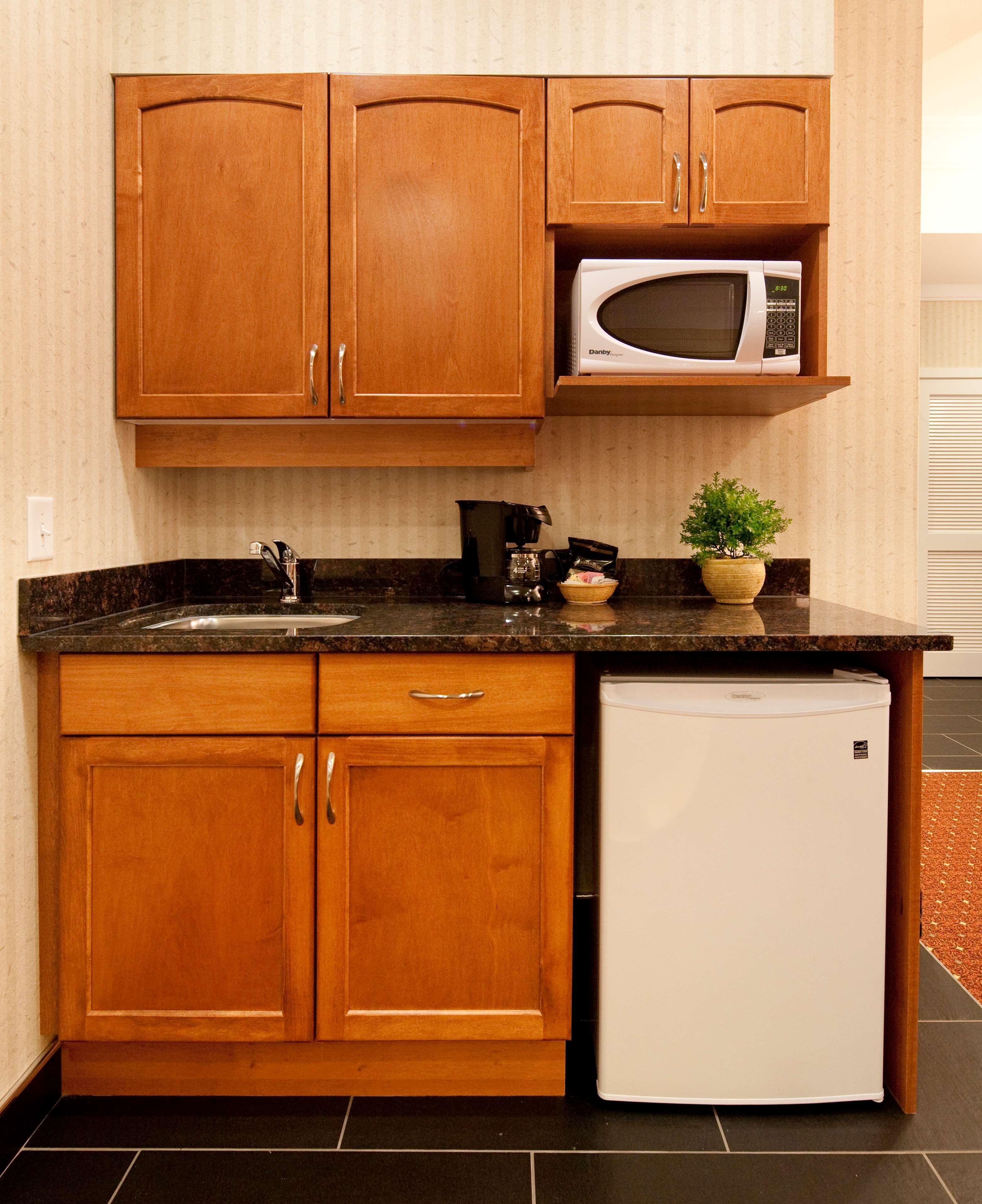 Best Western Plus Kelowna Hotel & Suites Esterno foto