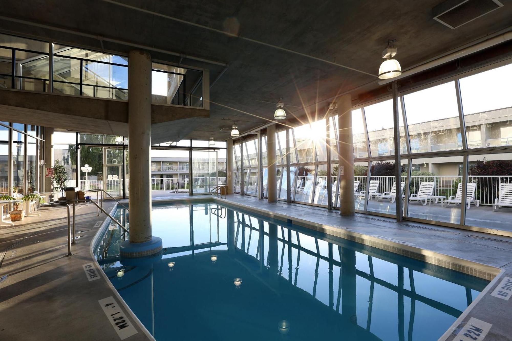 Best Western Plus Kelowna Hotel & Suites Esterno foto