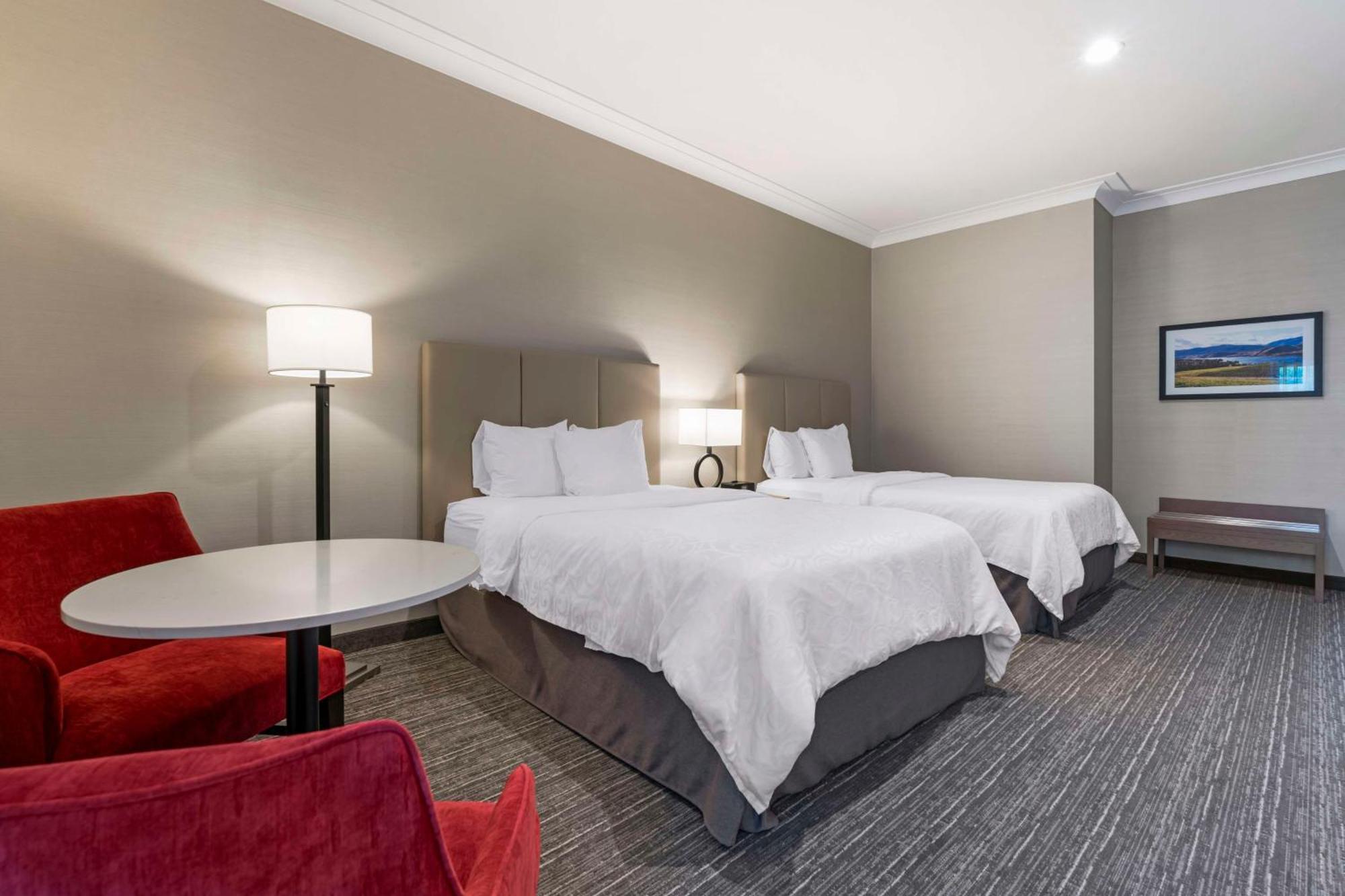 Best Western Plus Kelowna Hotel & Suites Esterno foto