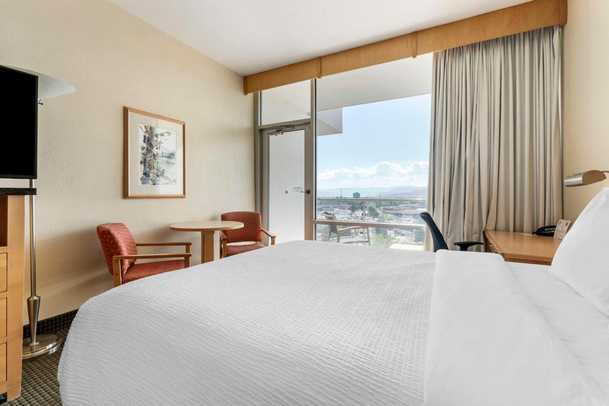 Best Western Plus Kelowna Hotel & Suites Esterno foto