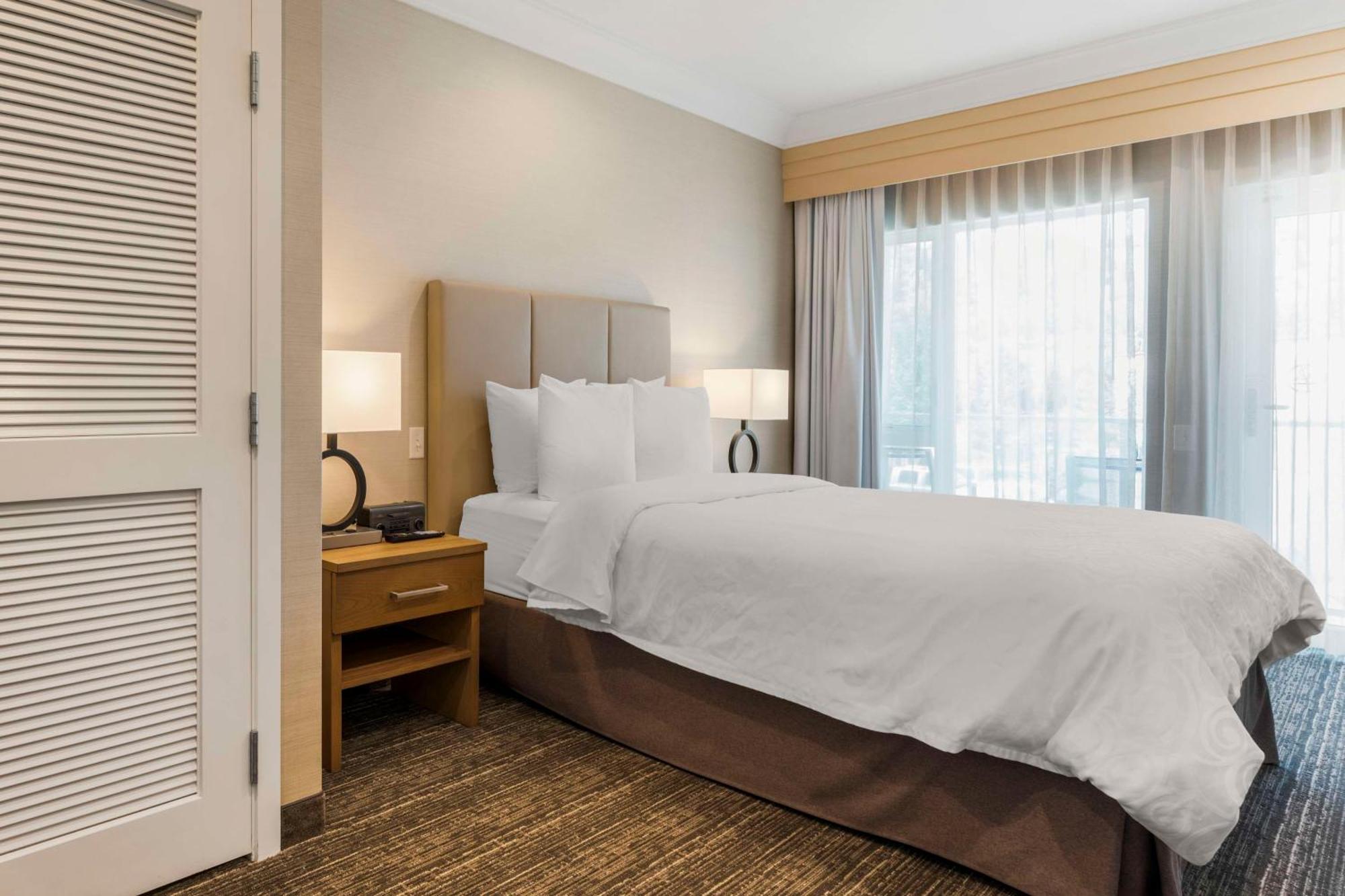 Best Western Plus Kelowna Hotel & Suites Esterno foto