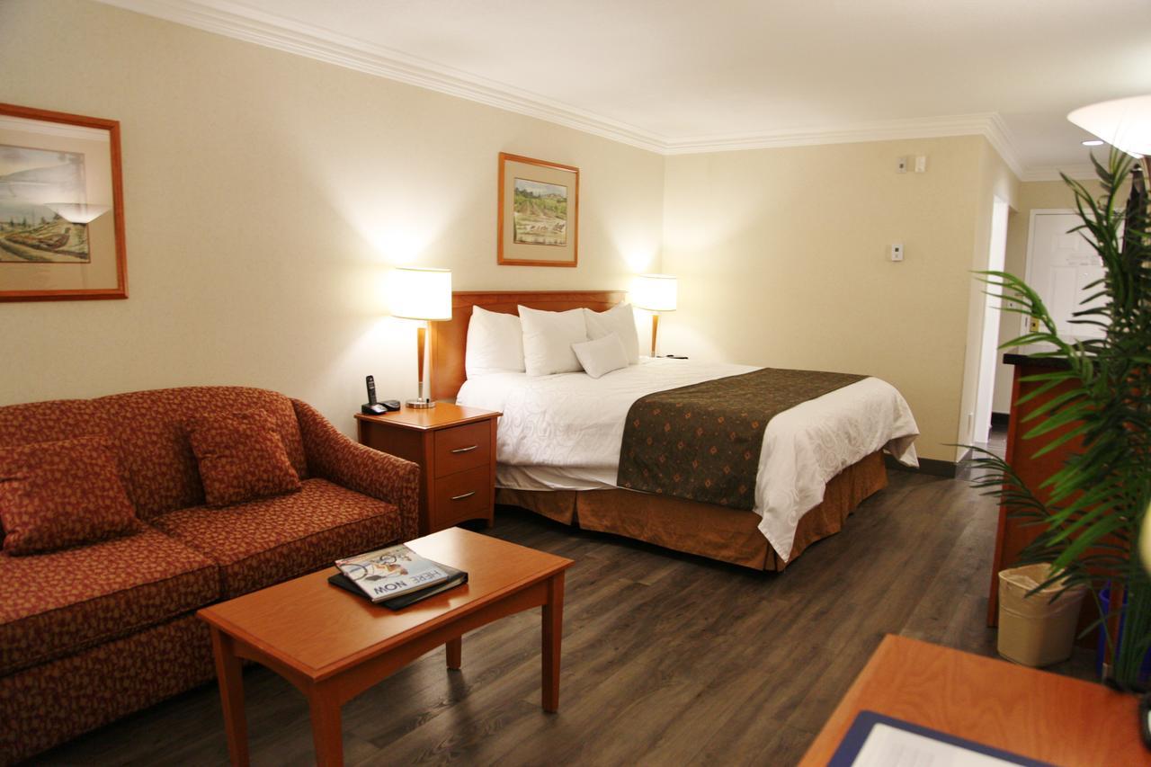 Best Western Plus Kelowna Hotel & Suites Esterno foto
