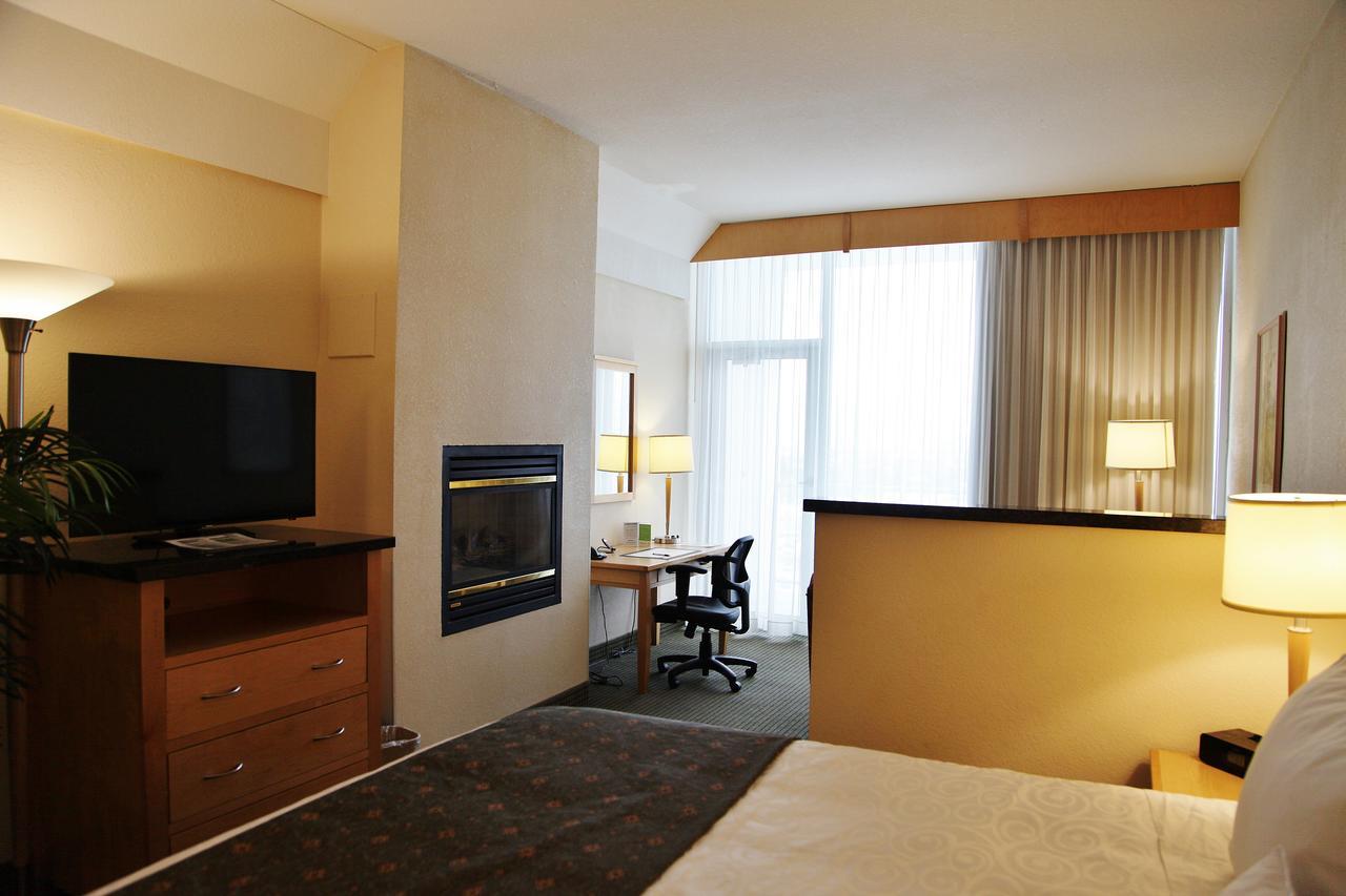 Best Western Plus Kelowna Hotel & Suites Esterno foto