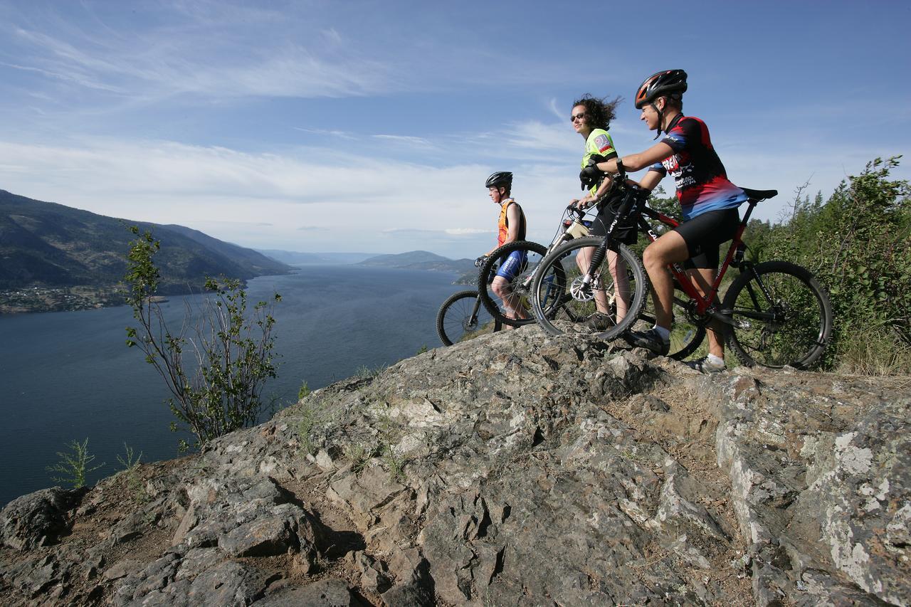 Best Western Plus Kelowna Hotel & Suites Esterno foto